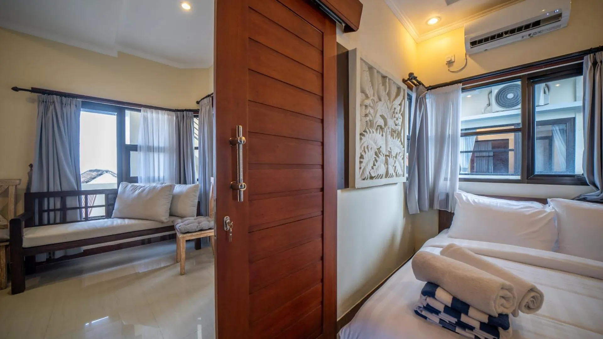 別荘 Padma Lodge Legian スミニャック
